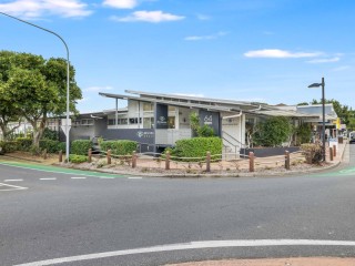 EXCEPTIONAL MEDICAL PROPERTY IN GOLDEN BEACH - FOR SALE OR LEASE