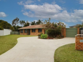 QUIET AND IDEALLY LOCATED