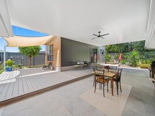 Beautifully Renovated With Self-Contained Unit