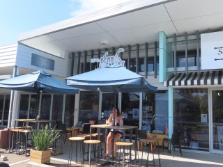 Popular Café  'Shops on Hilton' - Parking out Front              