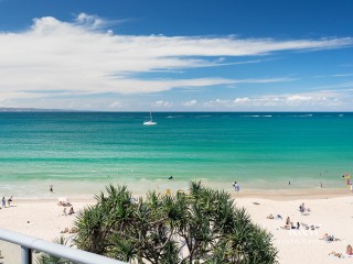 Prestige Penthouse In An Exclusive Beachside Address