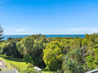 An Elevated Downsizer Opportunity  Space, Light & Effortless Living