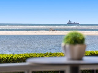 UNRIVALLED WATERFRONT LUXURY - EXCLUSIVE 6 RESIDENCE ENCLAVE!