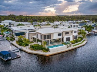 UNRIVALLED WATERFRONT LIVING, 68M CANAL FRONTAGE