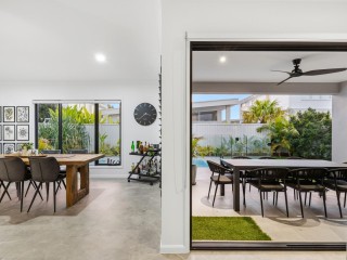 FAMILY LIVING WITH SELF-CONTAINED STUDIO AND WATER VIEWS