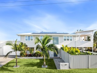 THE ULTIMATE FAMILY HOME WITH SELF CONTAINED STUDIO & SPACE FOR EVERY GENERATION