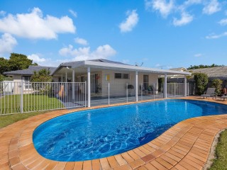 LOWSET LIVING WITH POOL, HUGE ALFRESCO & WALK TO THE WATER