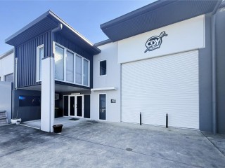 AIR-CONDITIONED OFFICE/WAREHOUSE - BARINGA