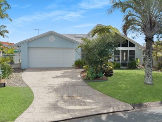 QUALITY HOME SET ON A GENEROUS BLOCK