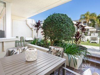 Poolside Dual Key Apartment On Hastings Street.