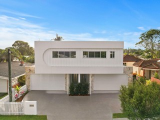 COASTAL HOME IN THE HEART OF CALOUNDRA