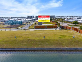 REGISTERED WATERFRONT | APPROVED PLANS AVAILABLE
